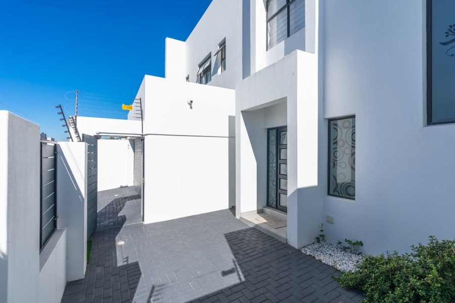 4 Bedroom Property for Sale in Sandown Western Cape